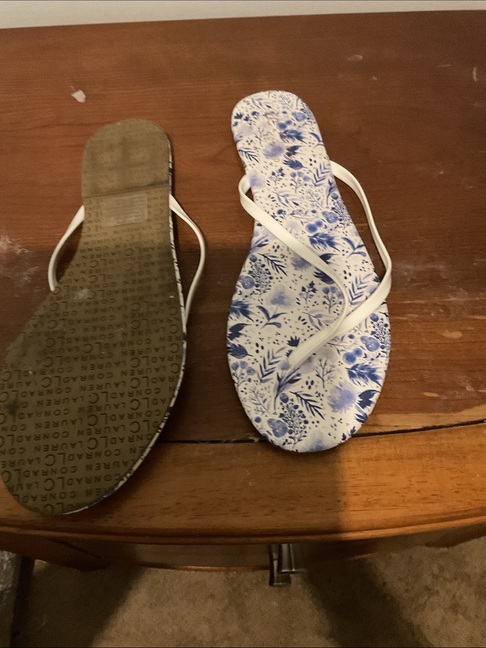 LC Lauren Conrad White and Blue Floral Flip Flop Sandals - Picture 2 of 2